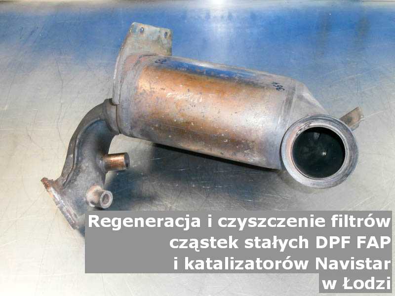 Wypalany filtr cząstek stałych DPF marki Navistar, w pracowni laboratoryjnej, w Łodzi.