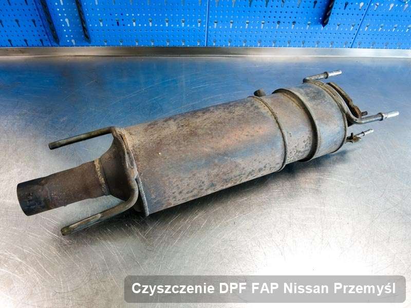 Filtr cząstek stałych do samochodu marki Nissan w Przemyślu dopalony na specjalnej maszynie, gotowy do zamontowania