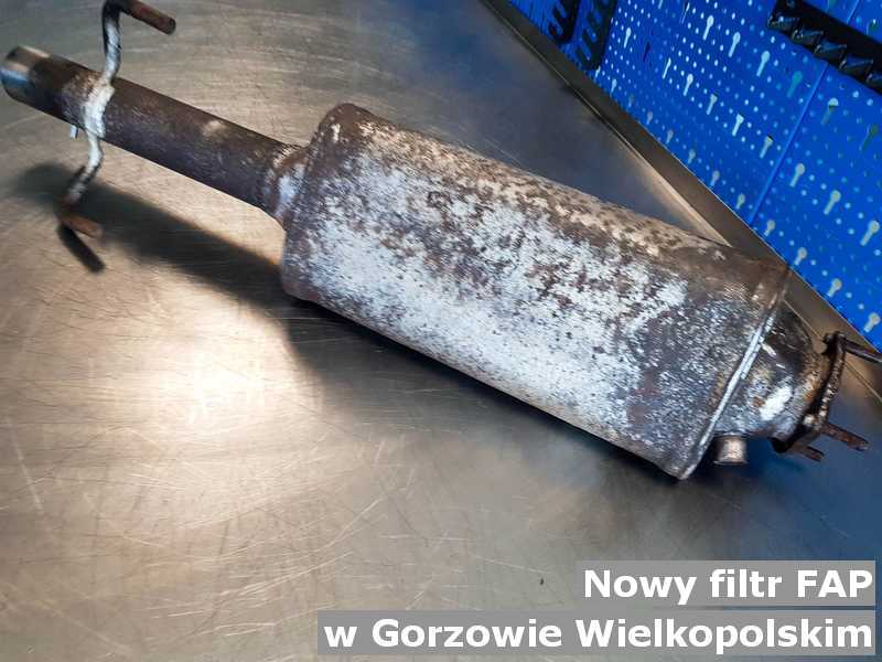 FAP o osiągach, jak nowy filtr cząstek stałych FAP z Gorzowa Wielkopolskiego wyczyszczony w warsztatowej pracowni.