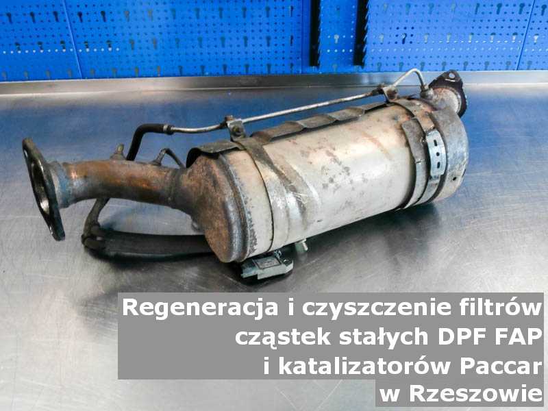 Regenerowany katalizator samochodowy marki PACCAR, w warsztatowym laboratorium, w Rzeszowie.
