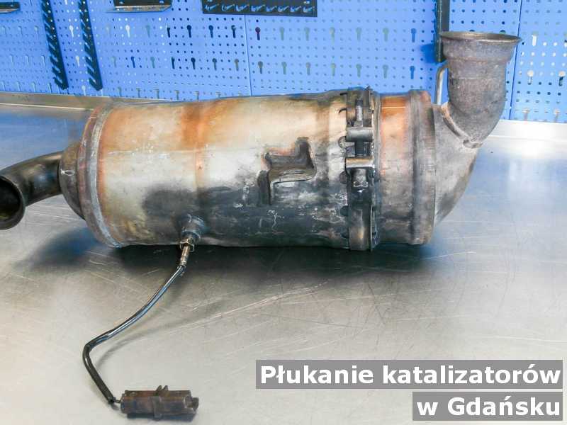 Konwerter, katalizator w Gdańsku w laboratorium wypłukany, przygotowywany do wysłania.