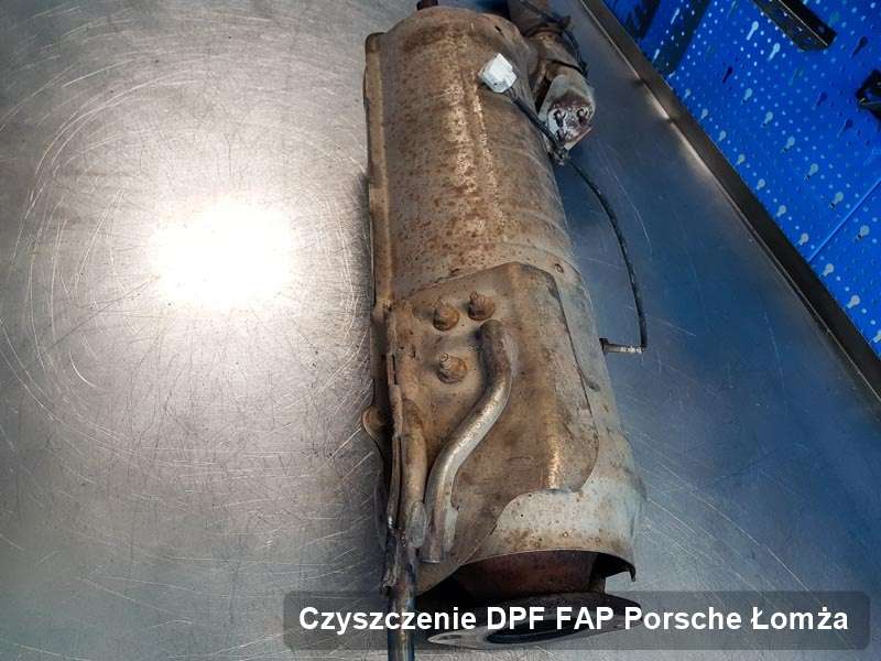 Filtr FAP do samochodu marki Porsche w Łomży wyczyszczony na specjalistycznej maszynie, gotowy do wysyłki