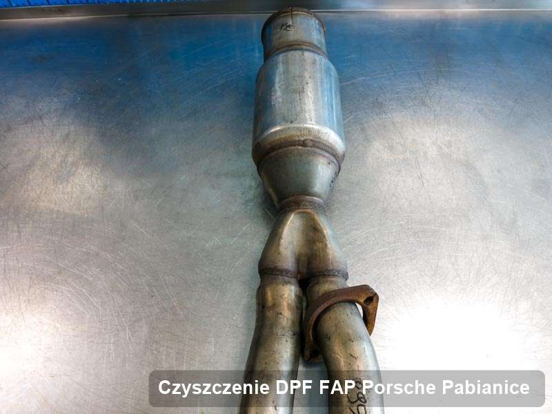 Filtr DPF i FAP do samochodu marki Porsche w Pabianicach zregenerowany na specjalnej maszynie, gotowy do zamontowania