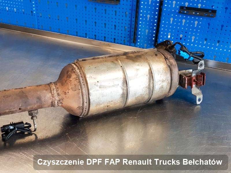 Filtr DPF układu redukcji emisji spalin do samochodu marki Renault Trucks w Bełchatowie naprawiony w specjalistycznym urządzeniu, gotowy do instalacji