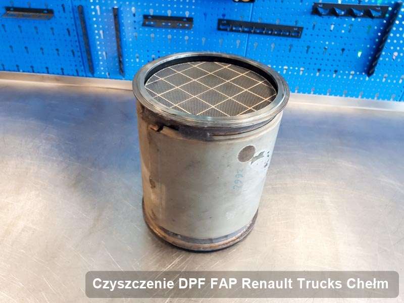 Filtr FAP do samochodu marki Renault Trucks w Chełmie wyremontowany w specjalnym urządzeniu, gotowy do zamontowania
