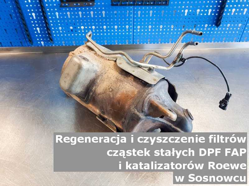 Wypalany katalizator marki Roewe, w laboratorium, w Sosnowcu.