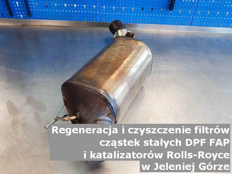 Oczyszczony filtr FAP marki Rolls Royce, w warsztacie, w Jeleniej Górze.