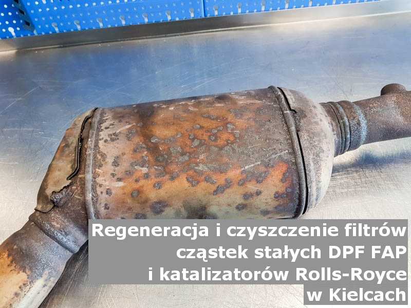 Myty filtr cząstek stałych DPF/FAP marki Rolls Royce, na stole w pracowni regeneracji, w Kielcach.