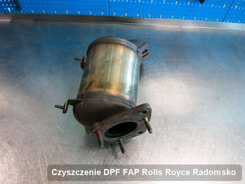 Filtr DPF układu redukcji emisji spalin do samochodu marki Rolls Royce w Radomsku wyczyszczony w specjalnym urządzeniu, gotowy do wysyłki