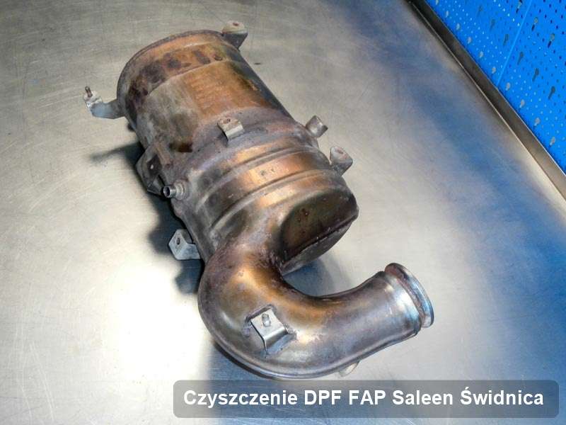 Filtr cząstek stałych FAP do samochodu marki Saleen w Świdnicy zregenerowany na specjalistycznej maszynie, gotowy do instalacji