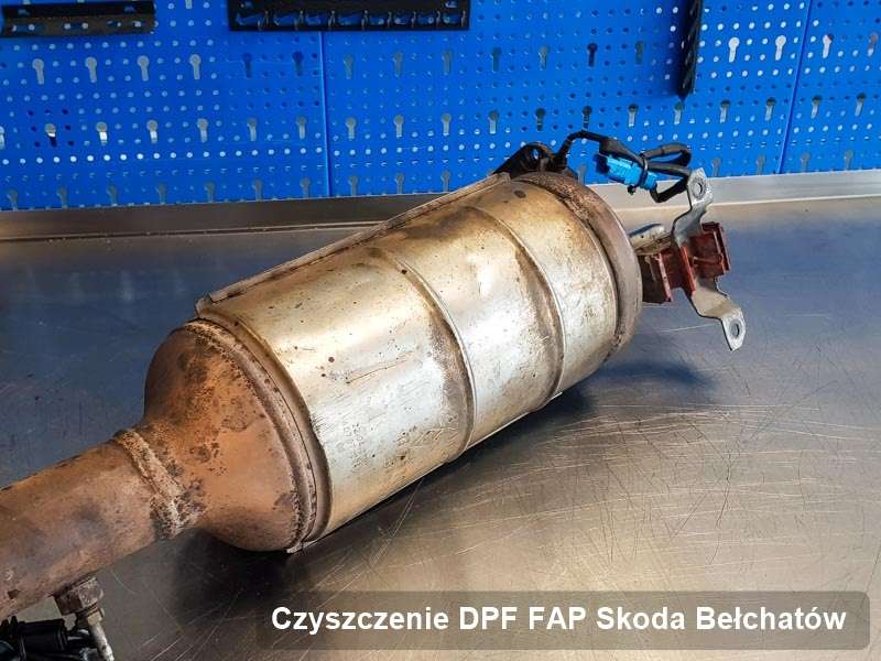 Filtr FAP do samochodu marki Skoda w Bełchatowie wypalony na odpowiedniej maszynie, gotowy do instalacji