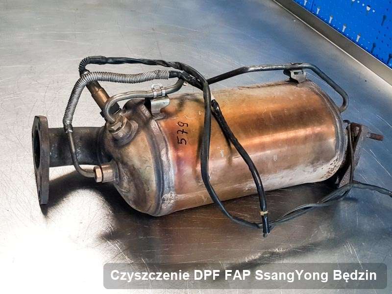 Filtr cząstek stałych FAP do samochodu marki SsangYong w Będzinie naprawiony na specjalistycznej maszynie, gotowy do montażu