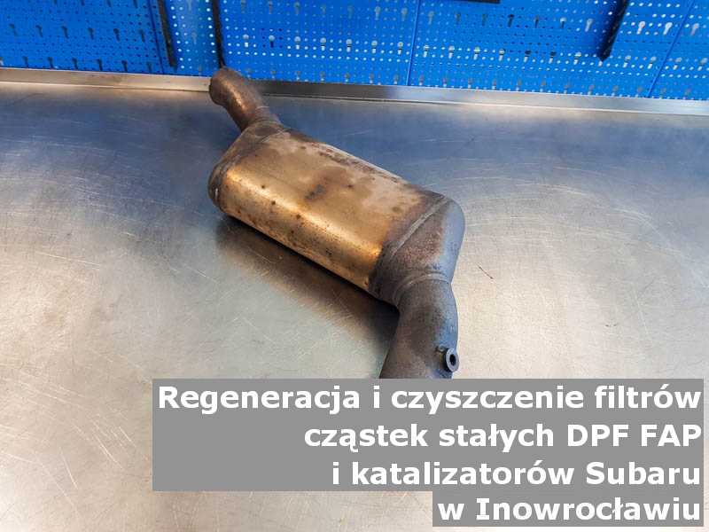 Regenerowany filtr FAP marki Subaru, w warsztacie, w Inowrocławiu.