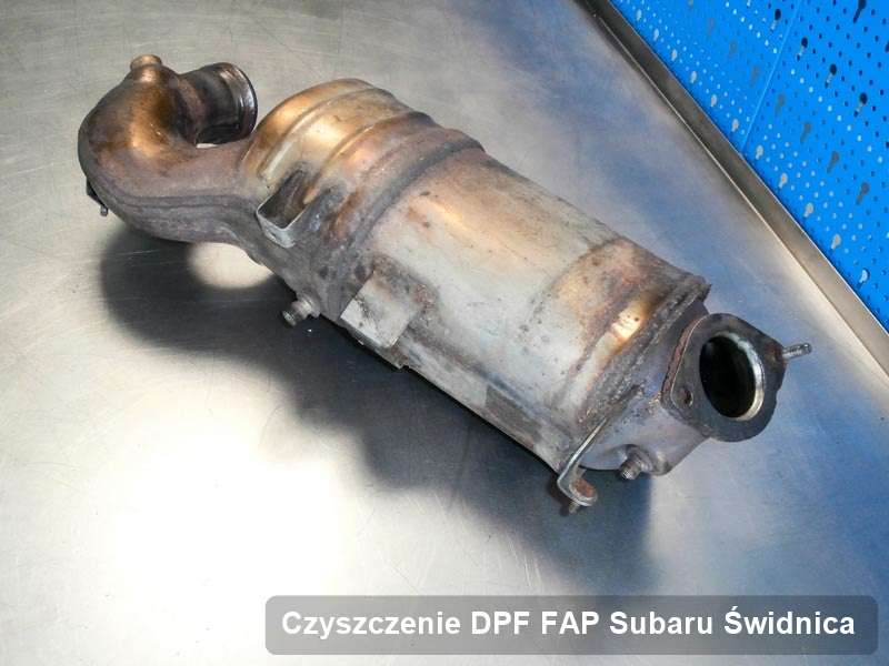 Filtr cząstek stałych do samochodu marki Subaru w Świdnicy wyczyszczony na odpowiedniej maszynie, gotowy do wysyłki