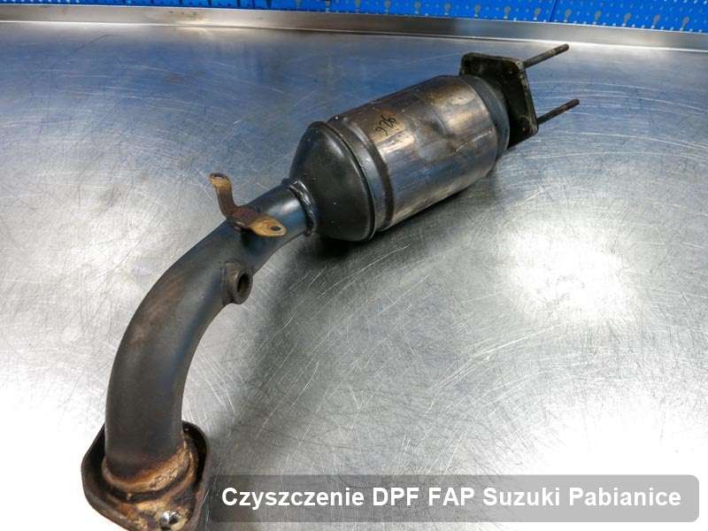 Filtr cząstek stałych do samochodu marki Suzuki w Pabianicach zregenerowany na dedykowanej maszynie, gotowy do zamontowania