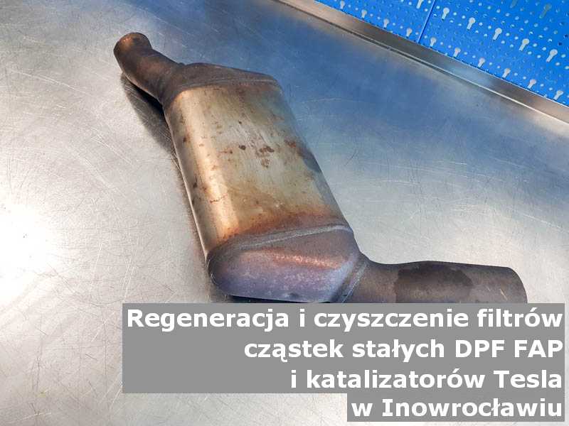 Oczyszczony filtr DPF marki Tesla, w warsztatowym laboratorium, w Inowrocławiu.