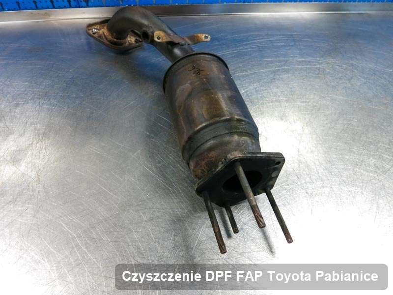 Filtr DPF do samochodu marki Toyota w Pabianicach dopalony na specjalistycznej maszynie, gotowy do instalacji