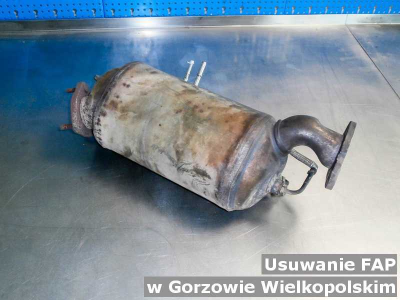 FAP z Gorzowa Wielkopolskiego w pracowni na miejsce usuniętego filtra cząstek stałych FAP przed wysyłką do klienta.