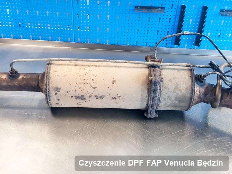Filtr cząstek stałych DPF do samochodu marki Venucia w Będzinie wyremontowany w specjalistycznym urządzeniu, gotowy do zamontowania