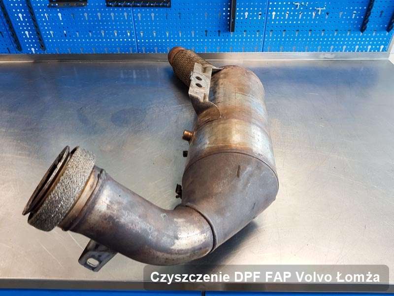 Filtr DPF układu redukcji emisji spalin do samochodu marki Volvo w Łomży dopalony na specjalnej maszynie, gotowy do wysyłki